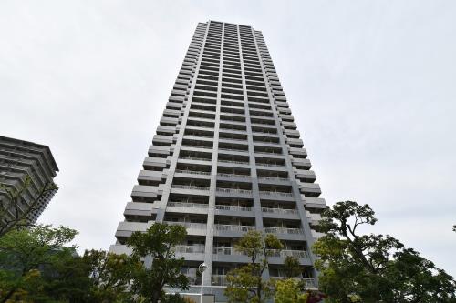 Exterior of River City 21 East Towers 10
