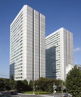 Exterior of Shin-Aoyama Building