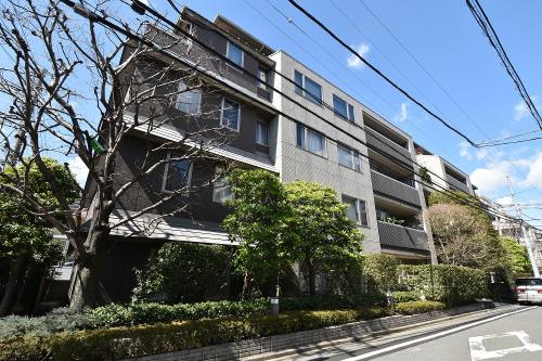 Exterior of Ichigaya Ichozaka Apartment House